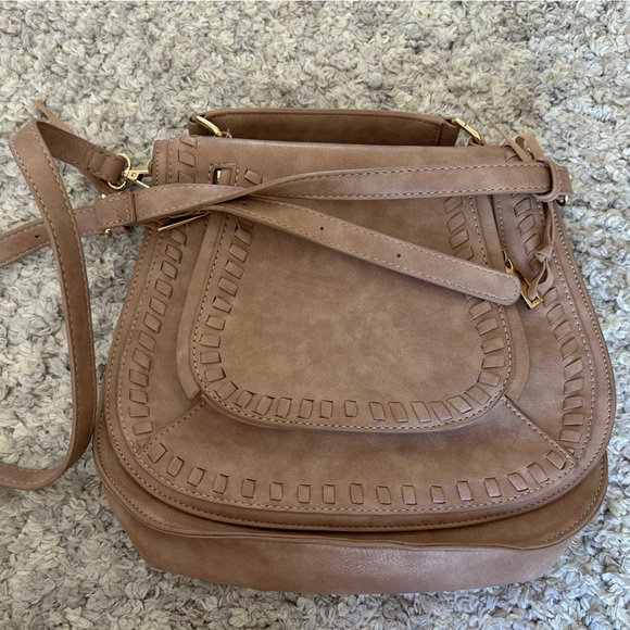 Urban Expressions Beige Crossbody Bag - Picture 16 of 16